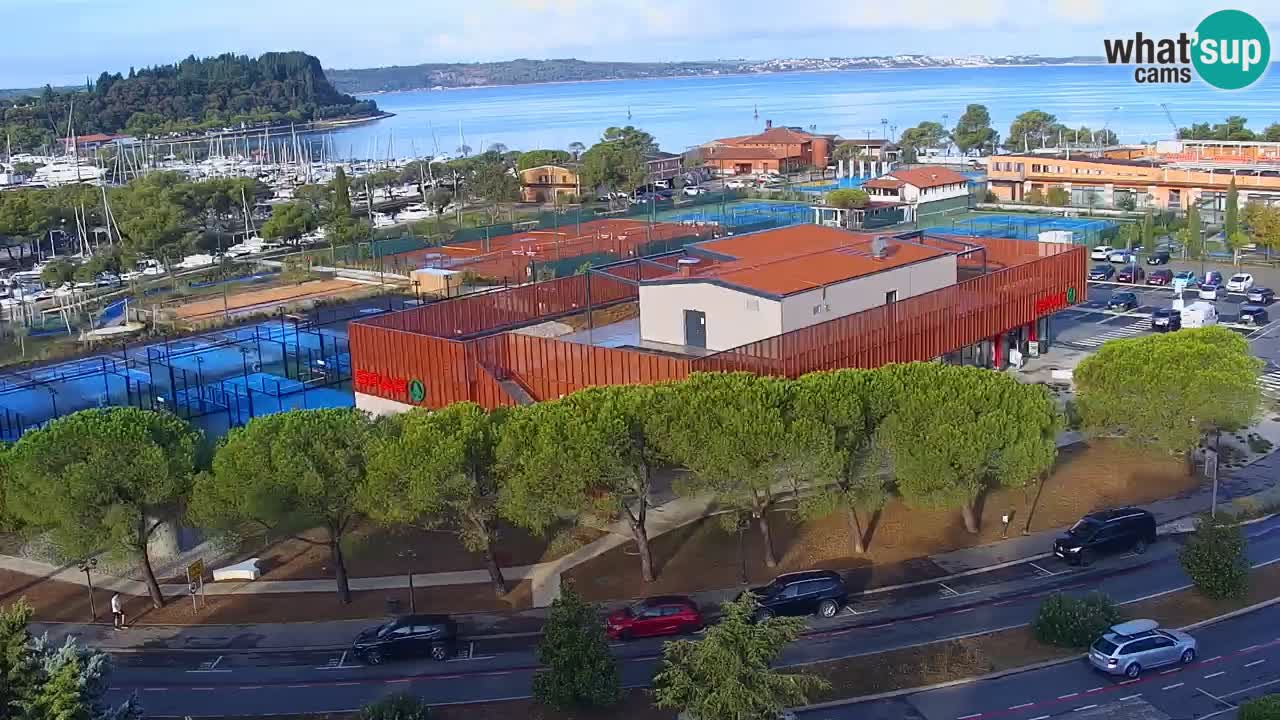 Portorož Live Webcam – vue sur la marina et les courts de tennis