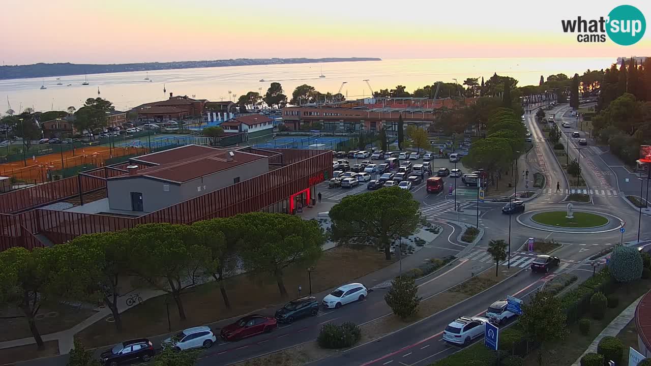 Portorož camera en vivo – vista del puerto deportivo y las canchas de tenis