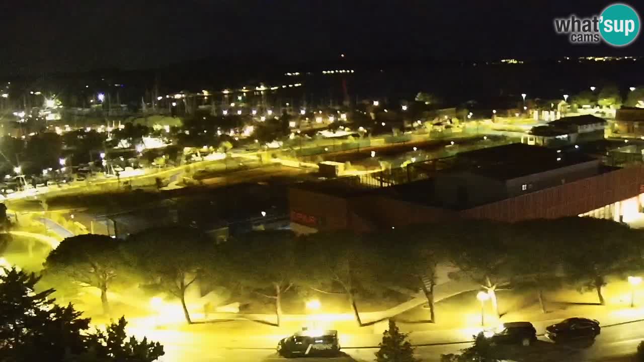 Portorož camera en vivo – vista del puerto deportivo y las canchas de tenis
