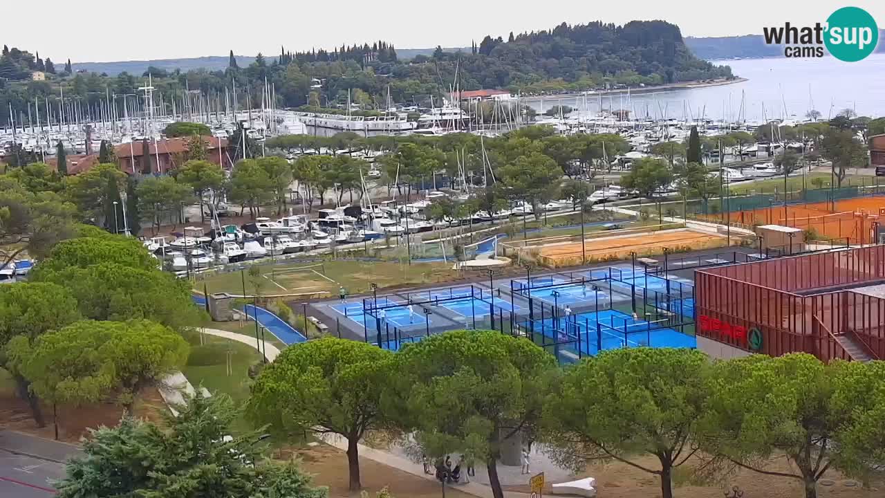 Portorož web kamera – pogled na marinu i teniške terene