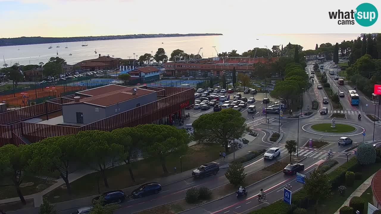 Portorož camera en vivo – vista del puerto deportivo y las canchas de tenis