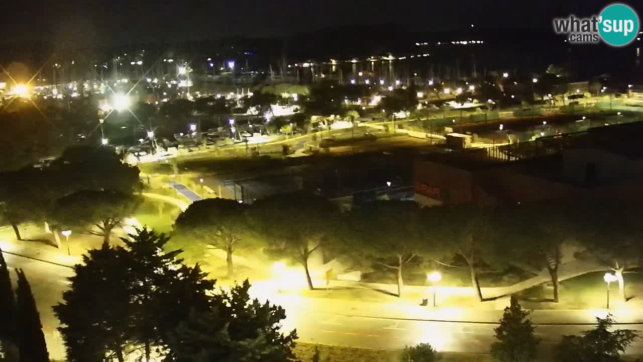 Portorož camera en vivo – vista del puerto deportivo y las canchas de tenis