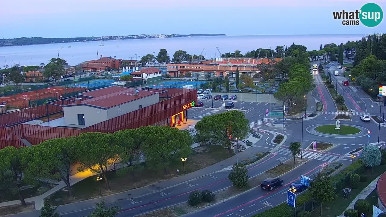 Portorož spletna kamera – pogled na marino in teniška igrišča