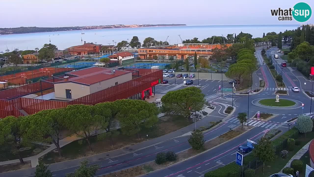 Portorož spletna kamera – pogled na marino in teniška igrišča
