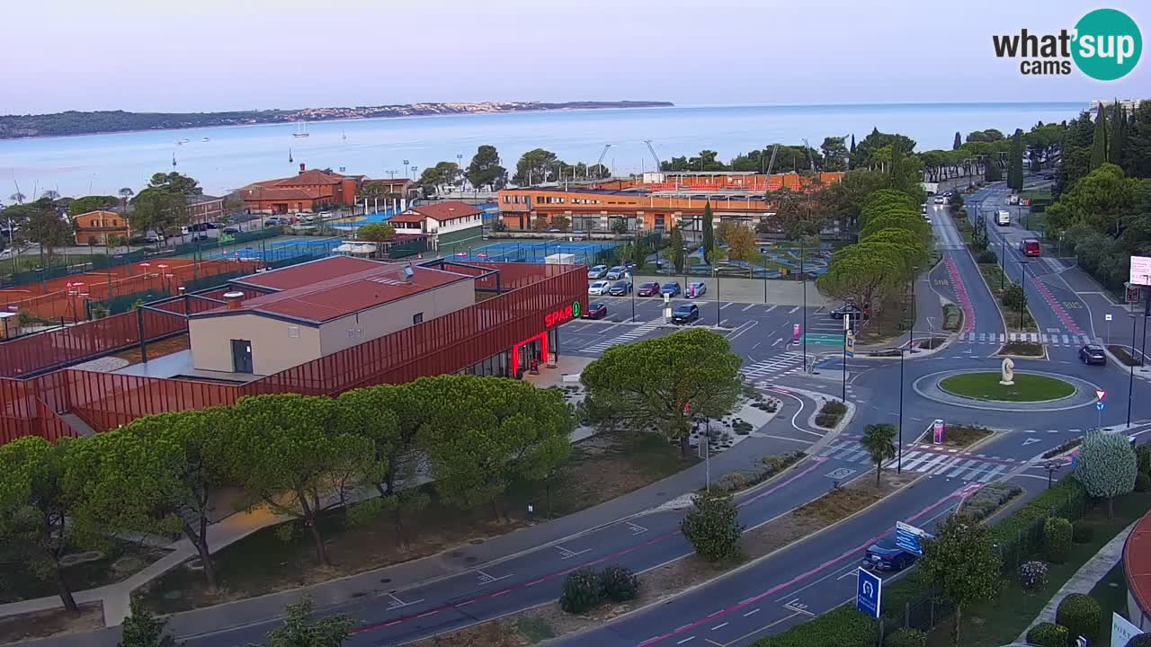 Portorož spletna kamera – pogled na marino in teniška igrišča