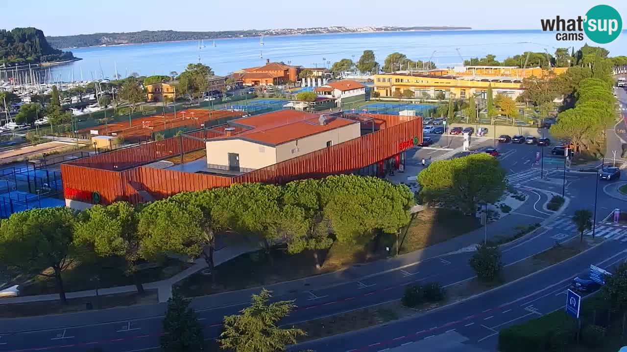 Portorož web kamera – pogled na marinu i teniške terene