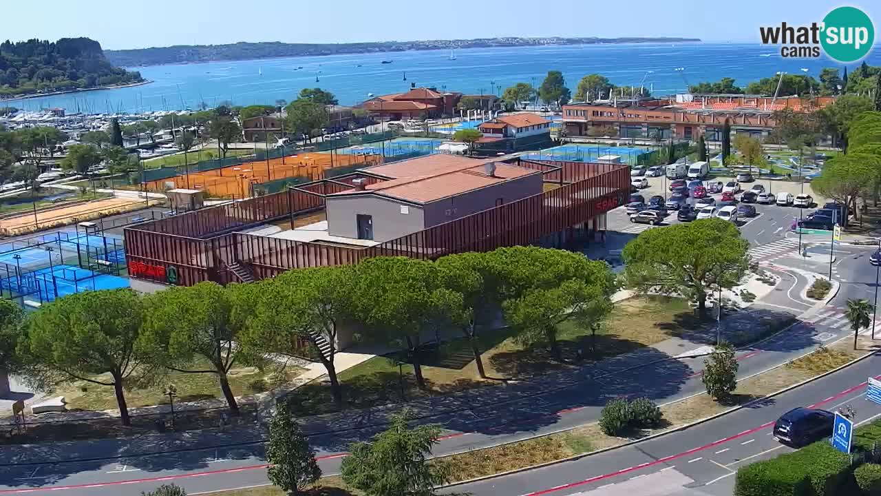 Portorož Live Webcam – vue sur la marina et les courts de tennis