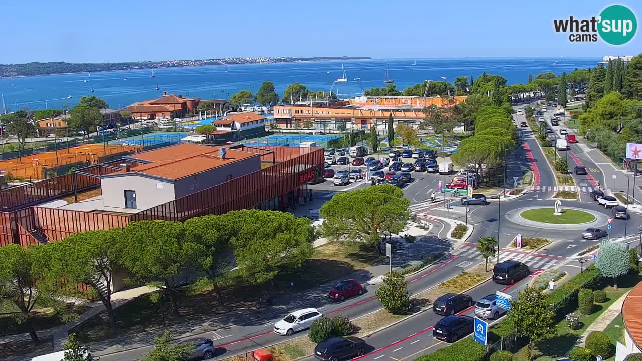 Portorož camera en vivo – vista del puerto deportivo y las canchas de tenis