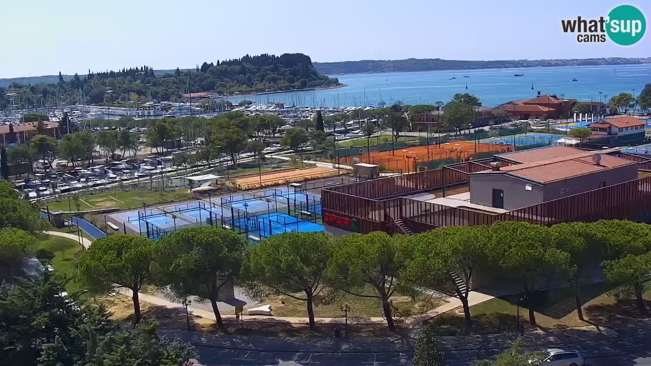 Portorož Live Webcam – vue sur la marina et les courts de tennis
