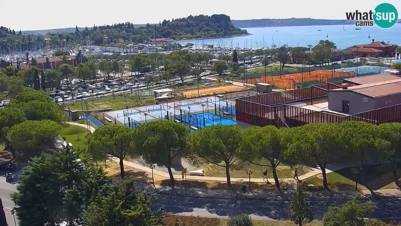Portorož web kamera – pogled na marinu i teniške terene