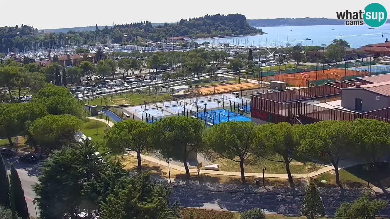 Portorož camera en vivo – vista del puerto deportivo y las canchas de tenis