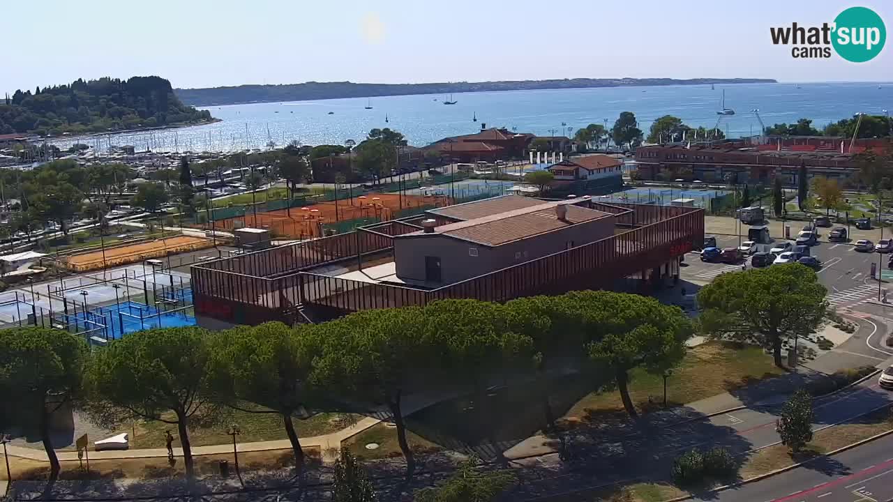 Portorož web kamera – pogled na marinu i teniške terene