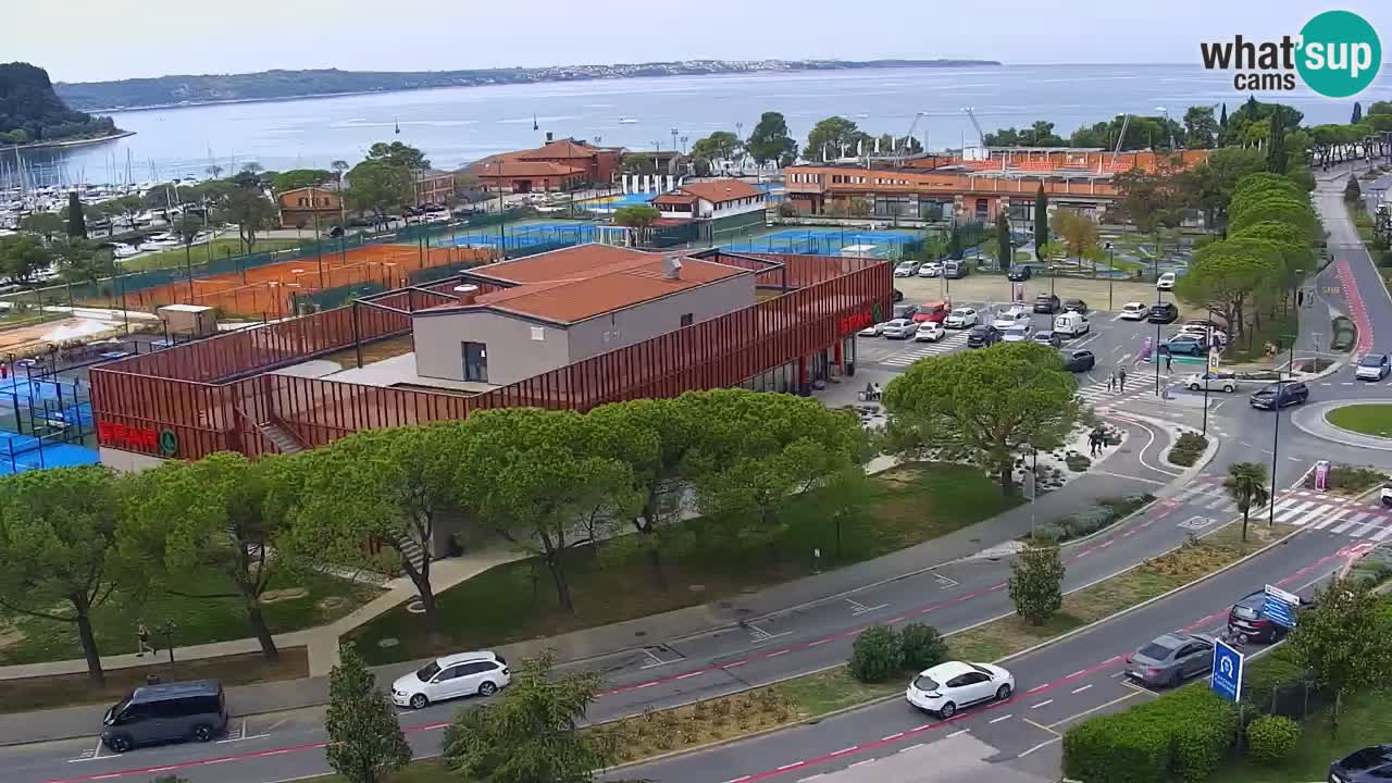 Portorož web kamera – pogled na marinu i teniške terene