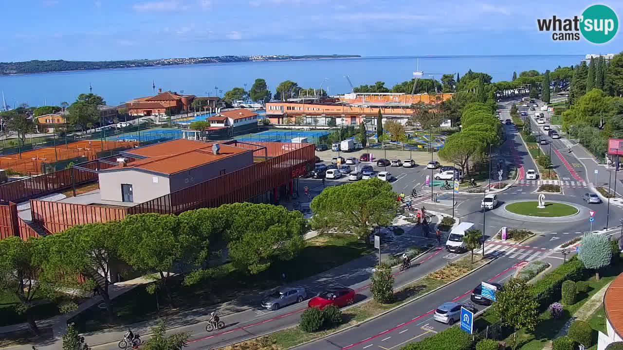 Portorož camera en vivo – vista del puerto deportivo y las canchas de tenis