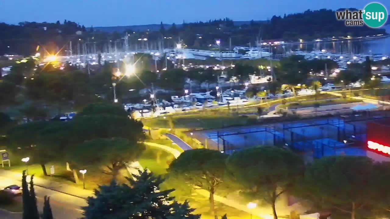 Portorož Live Webcam – vue sur la marina et les courts de tennis