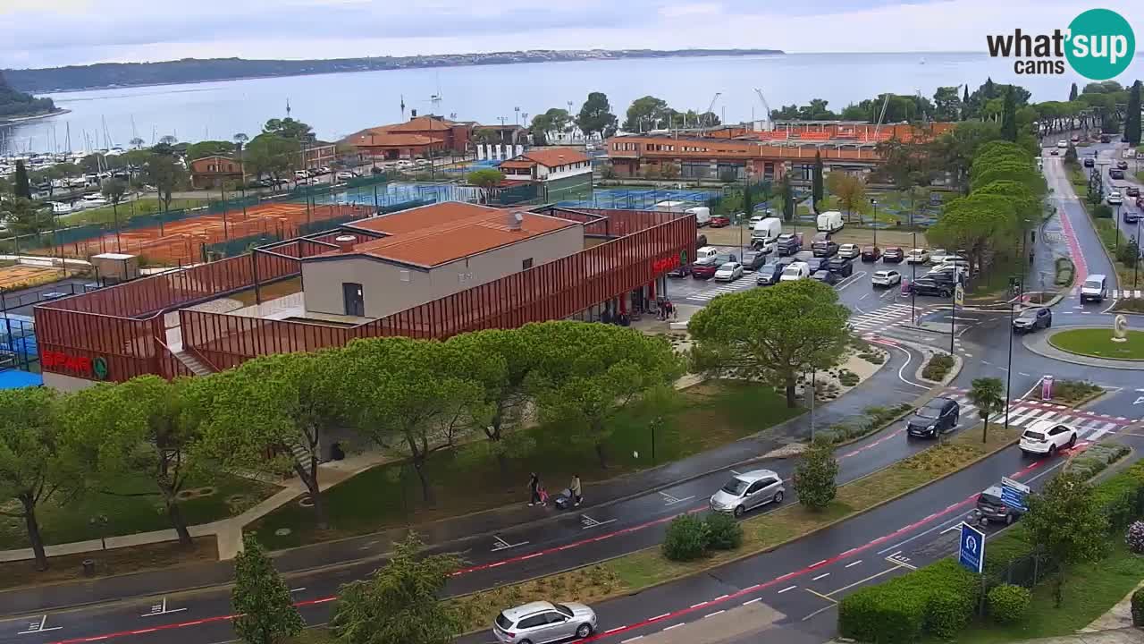 Portorož Live Webcam – vue sur la marina et les courts de tennis