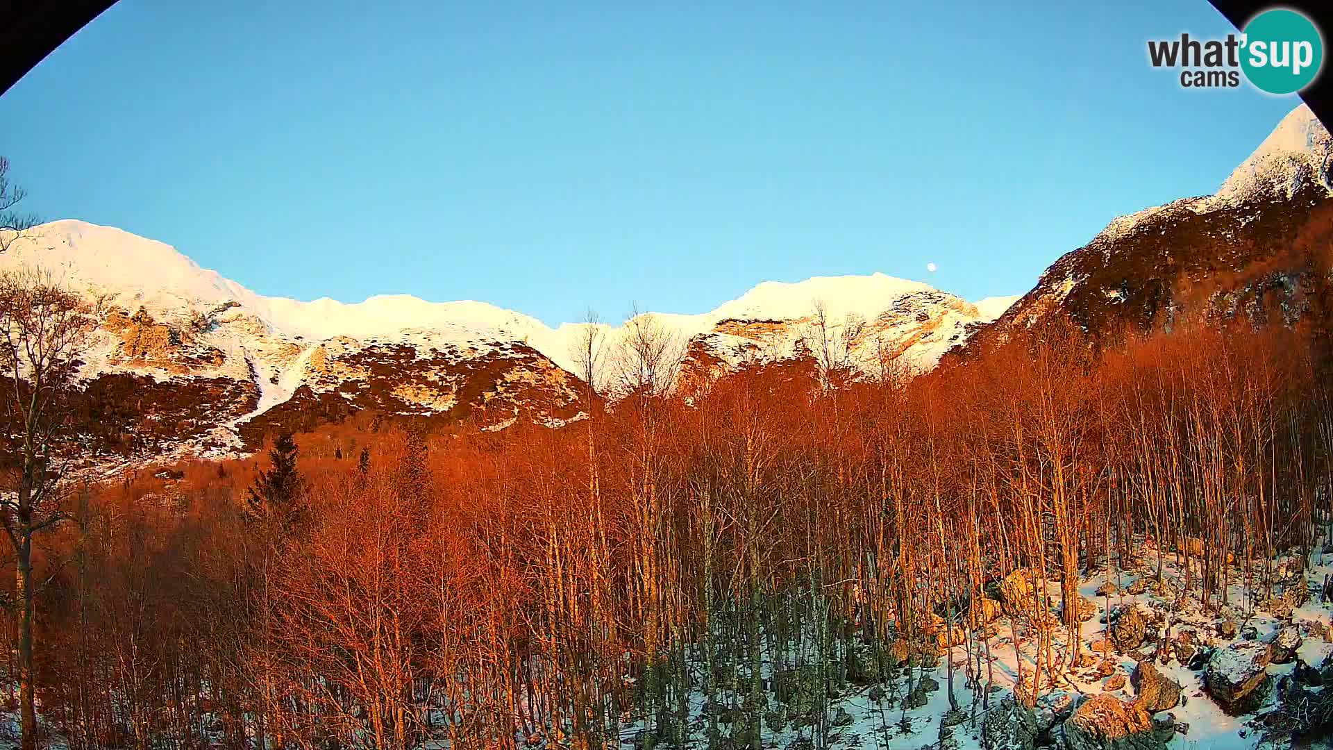 PLANINA RAZOR webcam (1315) | view to Vogel and Globoko