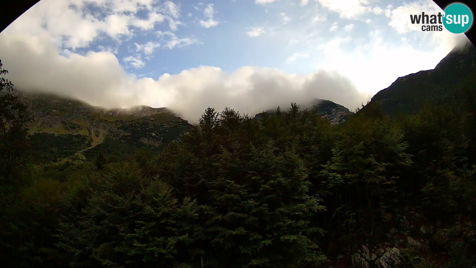 PLANINA RAZOR webcam (1315) | view to Vogel and Globoko