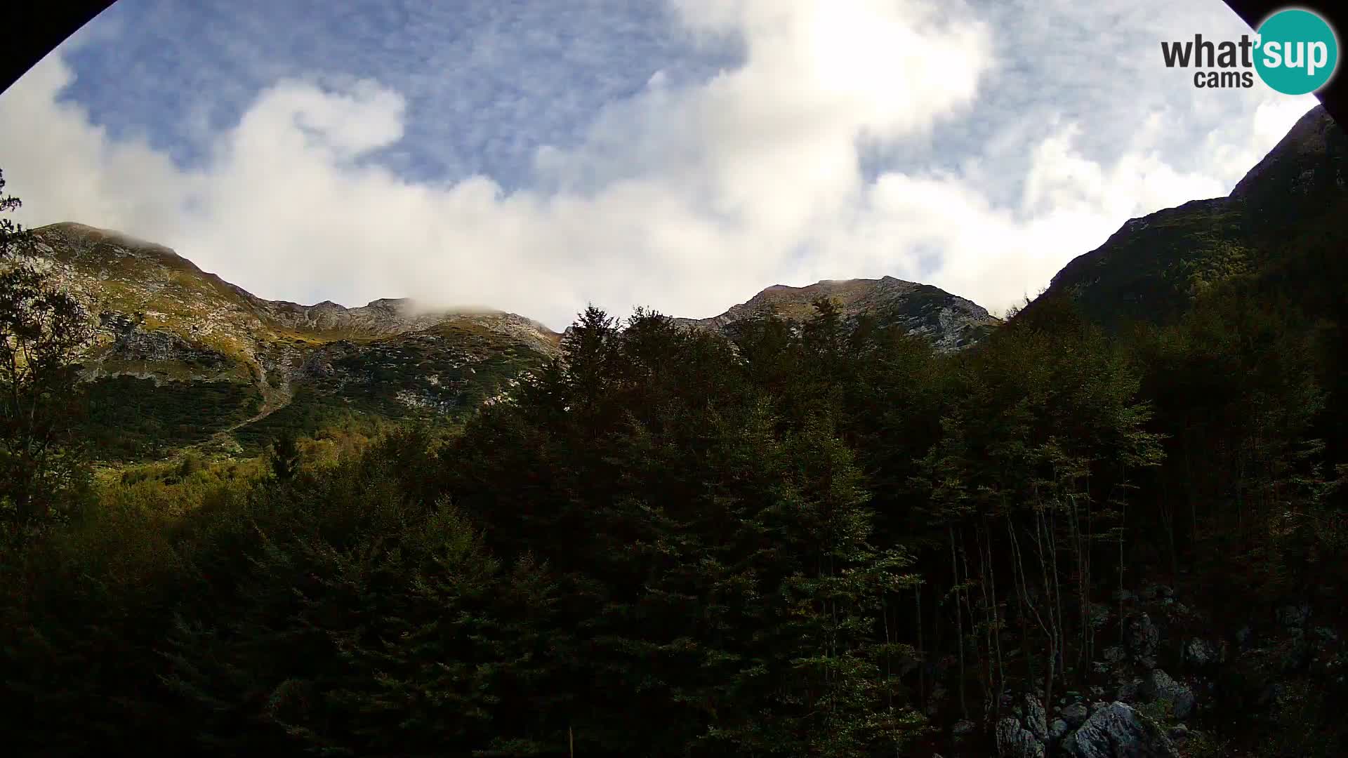 PLANINA RAZOR webcam (1315) | view to Vogel and Globoko