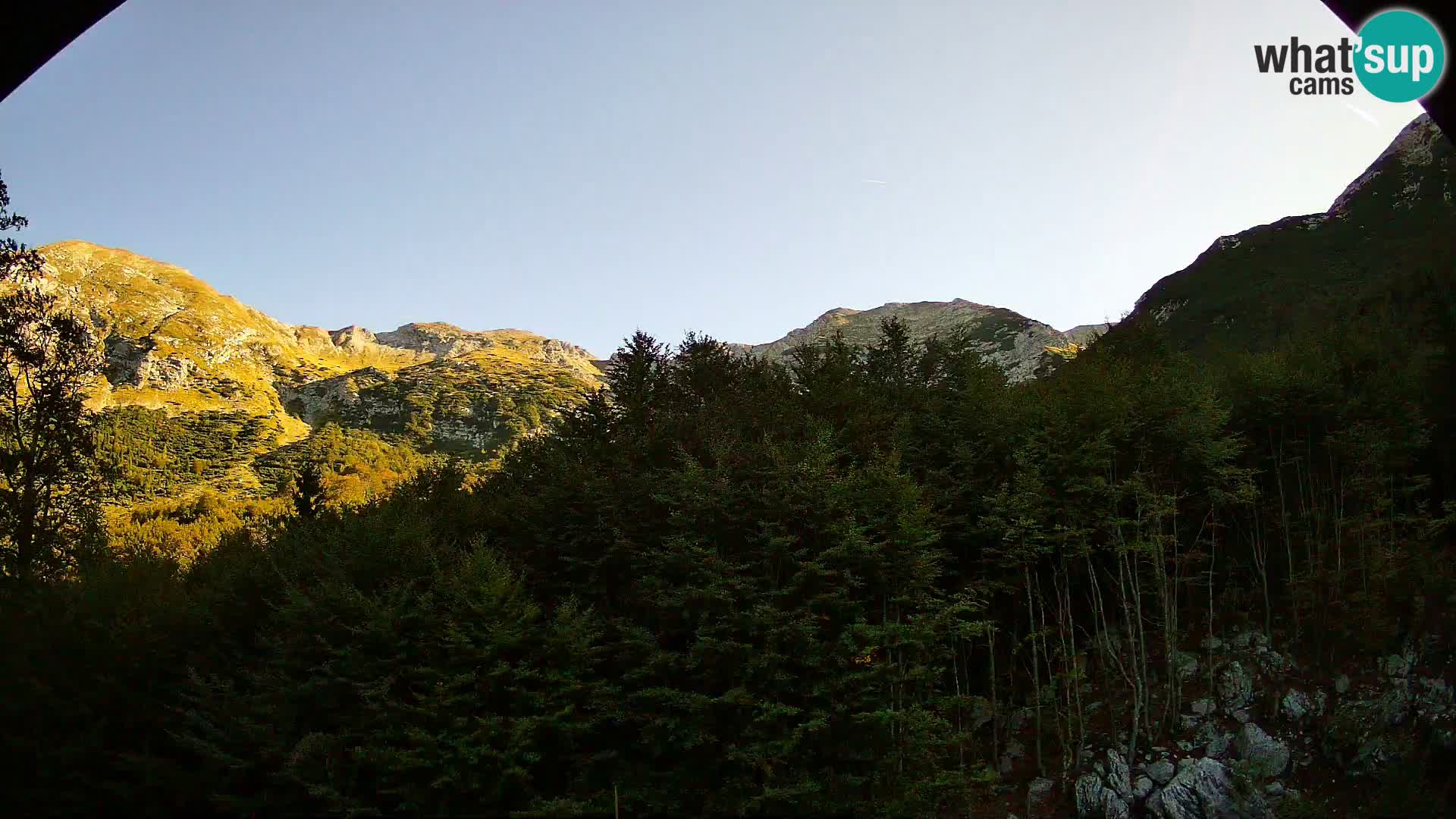 PLANINA RAZOR webcam (1315) | view to Vogel and Globoko