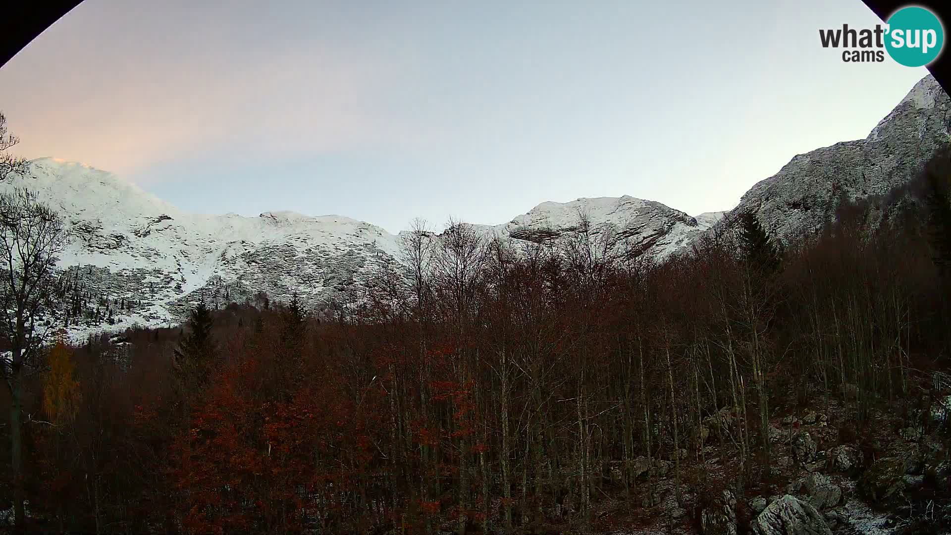 PLANINA RAZOR webcam (1315) | view to Vogel and Globoko