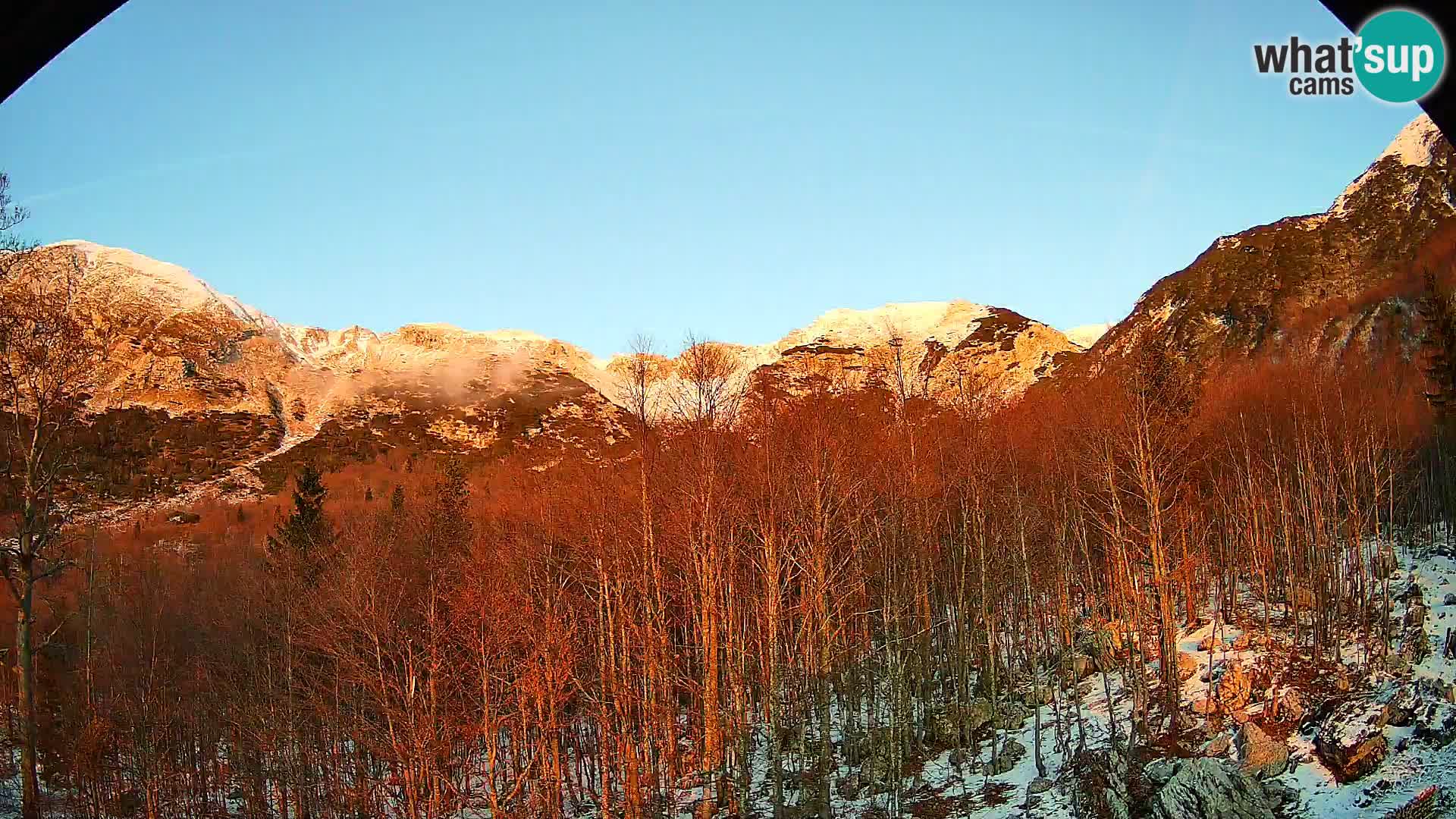 PLANINA RAZOR webcam (1315) | view to Vogel and Globoko