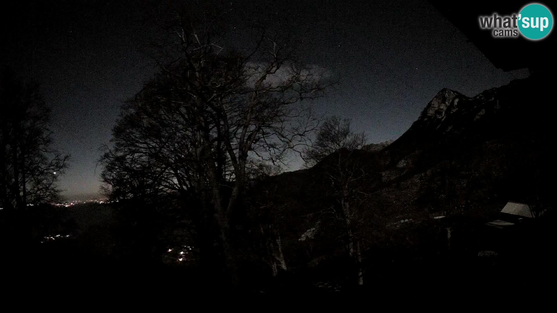 Planina Razor Bergütte Webcam (1315) | Blick auf Tolminski Migovec