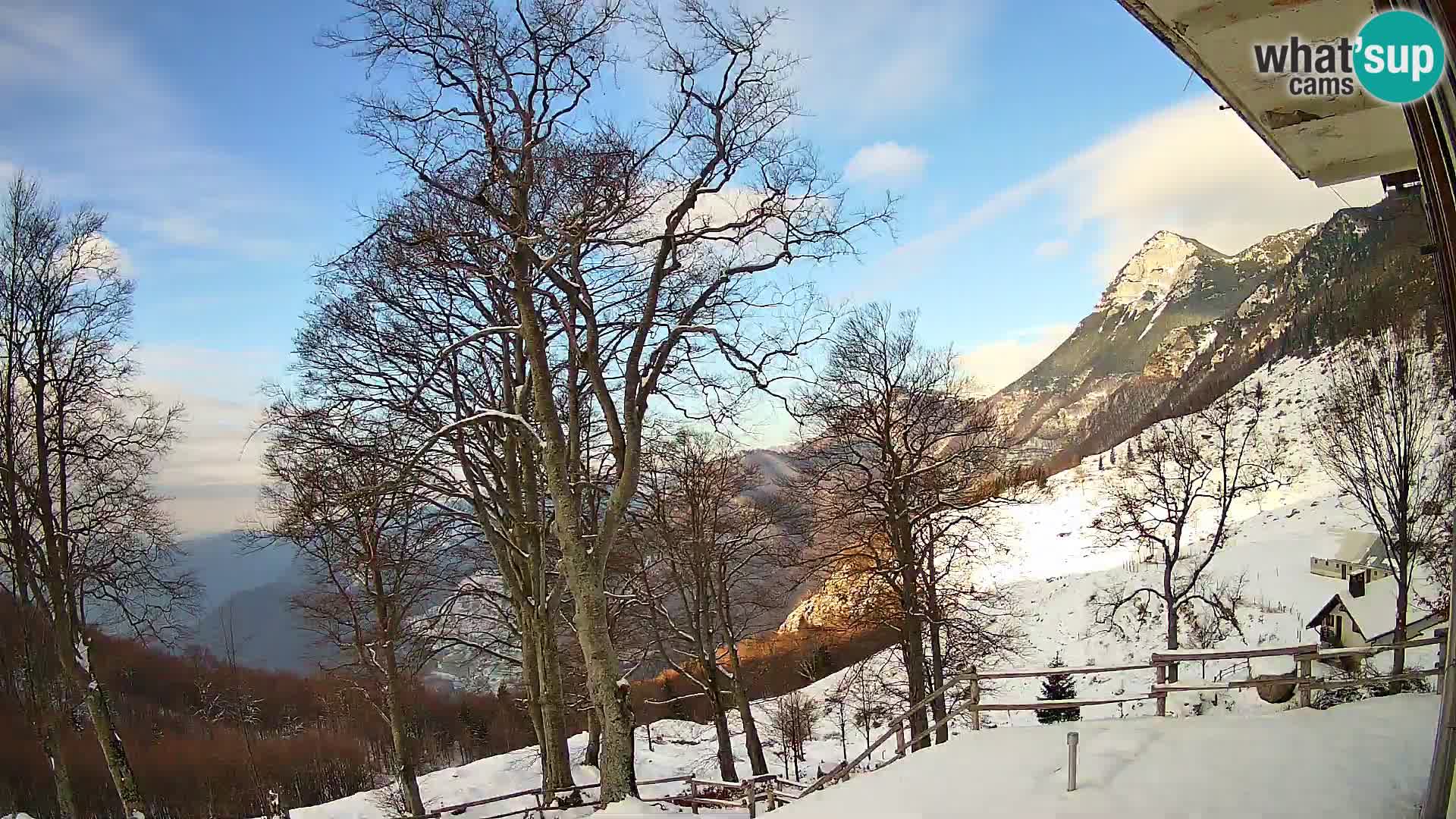 Baita di montagna Planina Razor webcam (1315) | vista su Tolminski Migovec