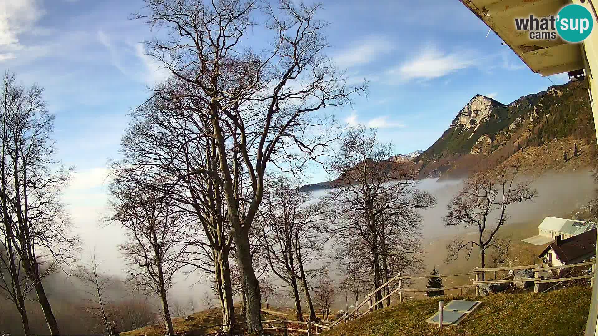 Baita di montagna Planina Razor webcam (1315) | vista su Tolminski Migovec