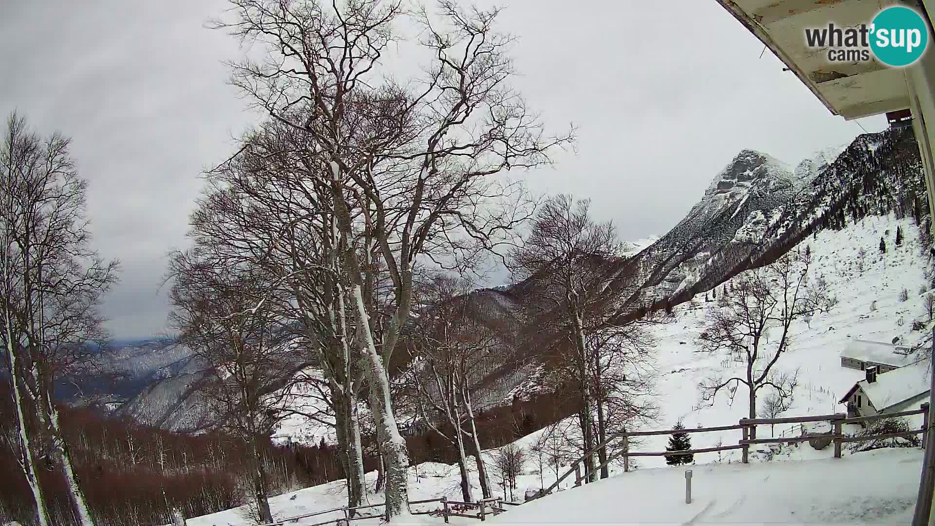 Refuge de la montagne Planina Razor caméra en direct (1315) | vue sur Tolminski Migovec