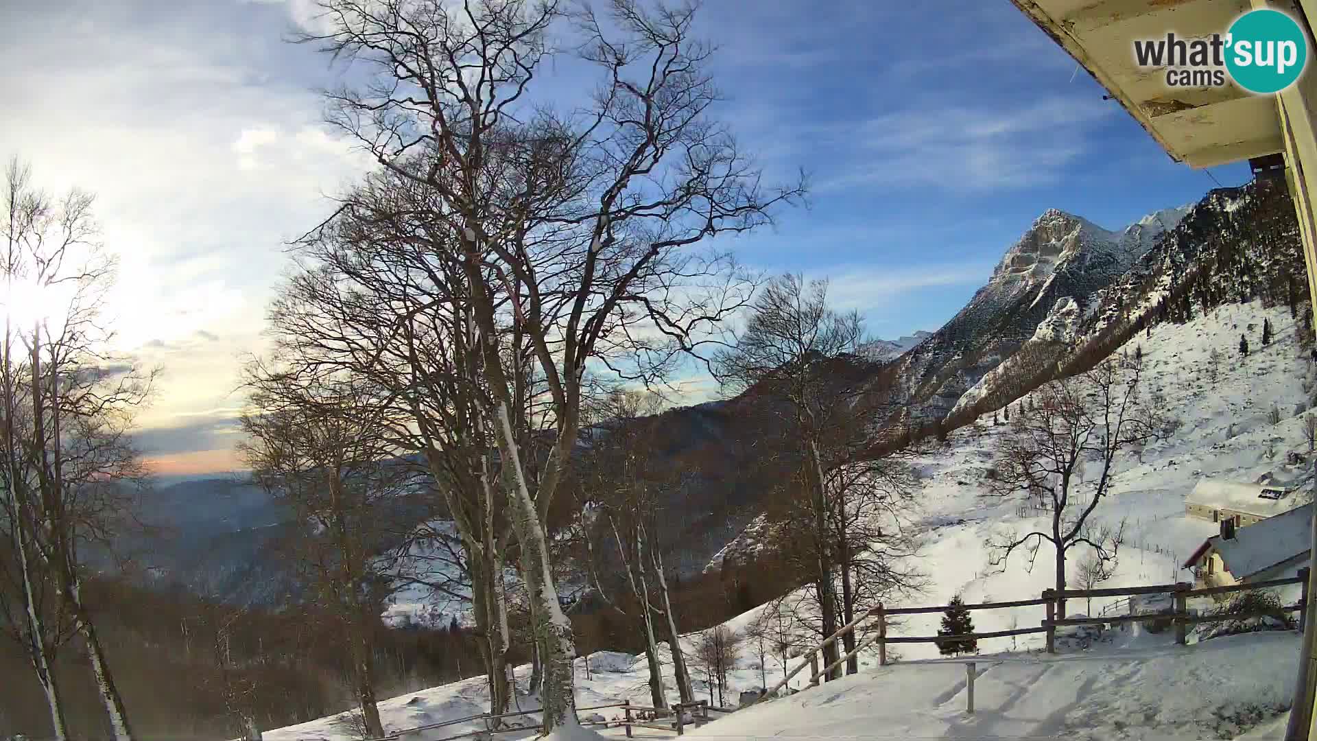 Refuge de la montagne Planina Razor caméra en direct (1315) | vue sur Tolminski Migovec