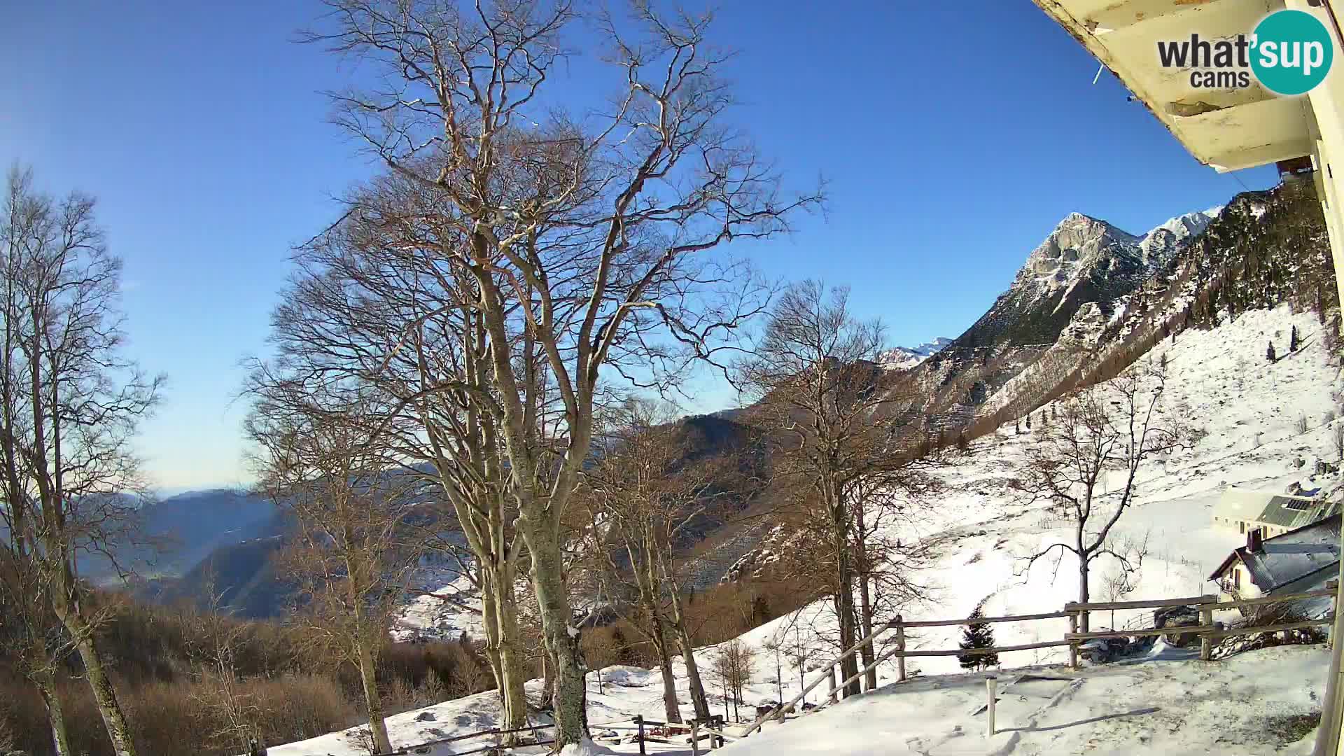 Baita di montagna Planina Razor webcam (1315) | vista su Tolminski Migovec