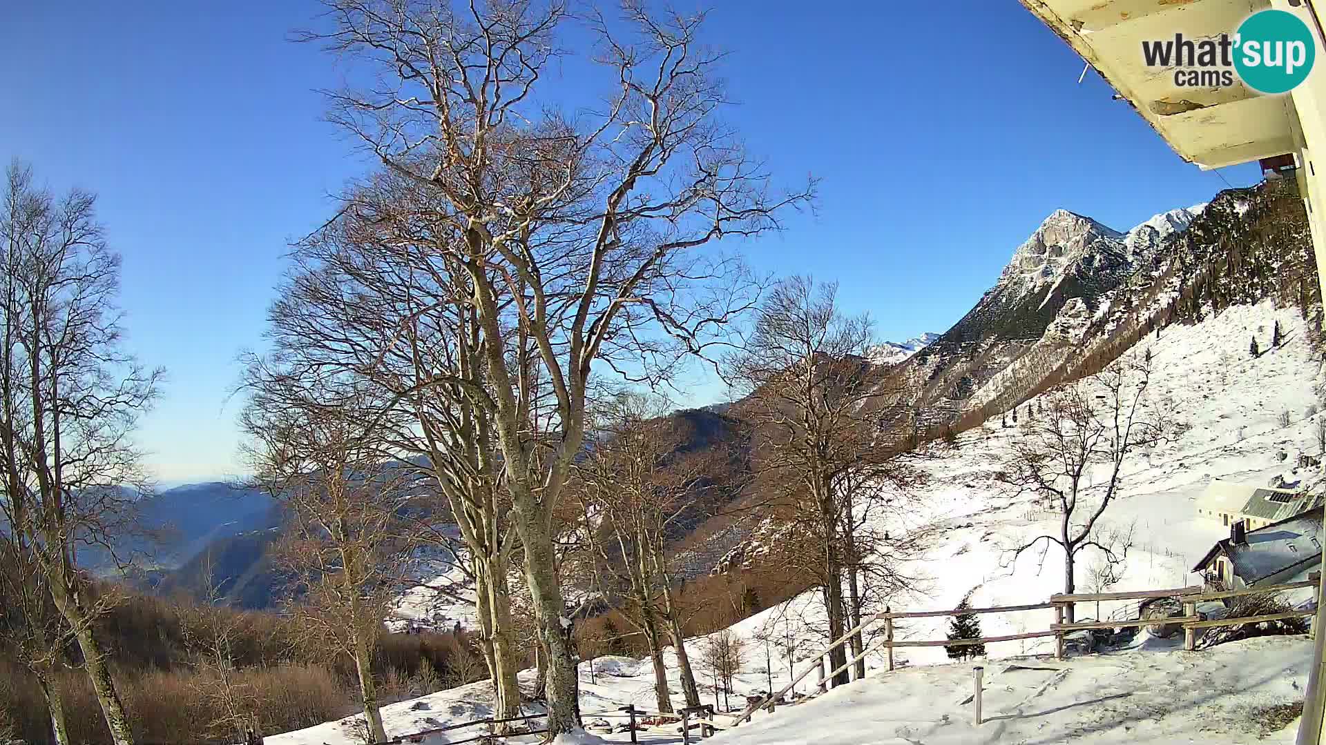 Baita di montagna Planina Razor webcam (1315) | vista su Tolminski Migovec