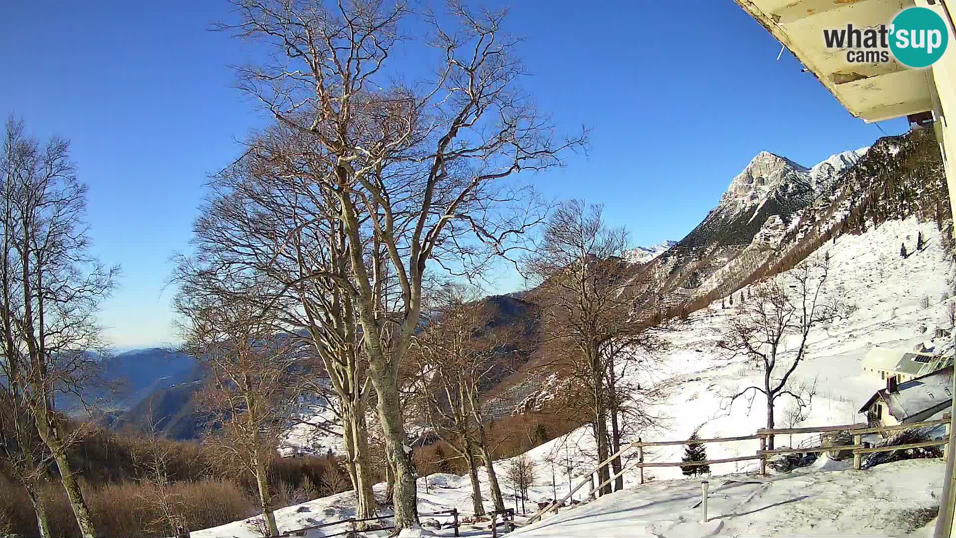 Refuge de la montagne Planina Razor caméra en direct (1315) | vue sur Tolminski Migovec