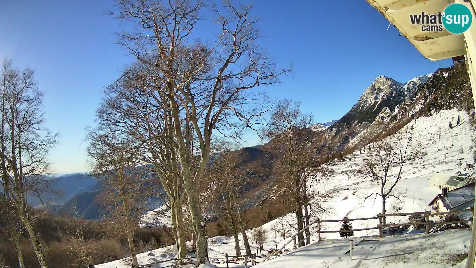 Refuge de la montagne Planina Razor caméra en direct (1315) | vue sur Tolminski Migovec