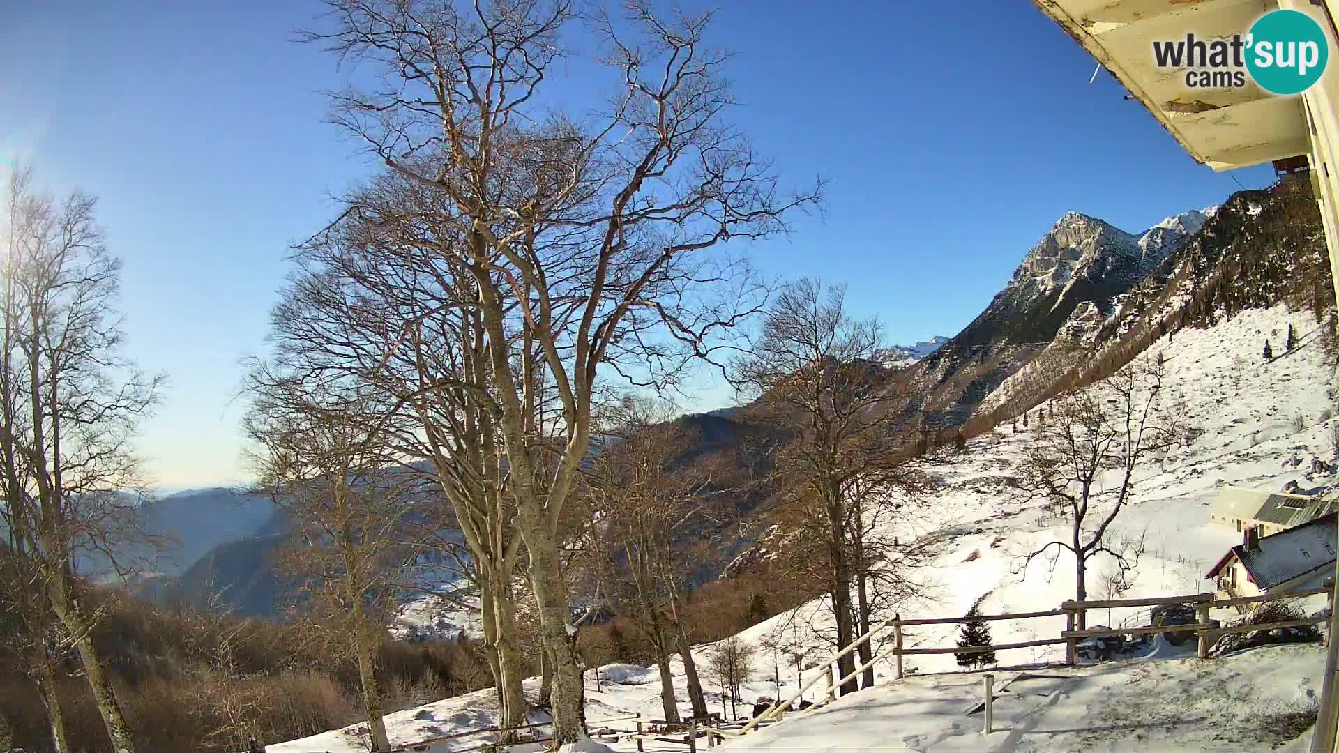 Planina Razor Mountain Hut live cam (1315) | view to Tolminski Migovec