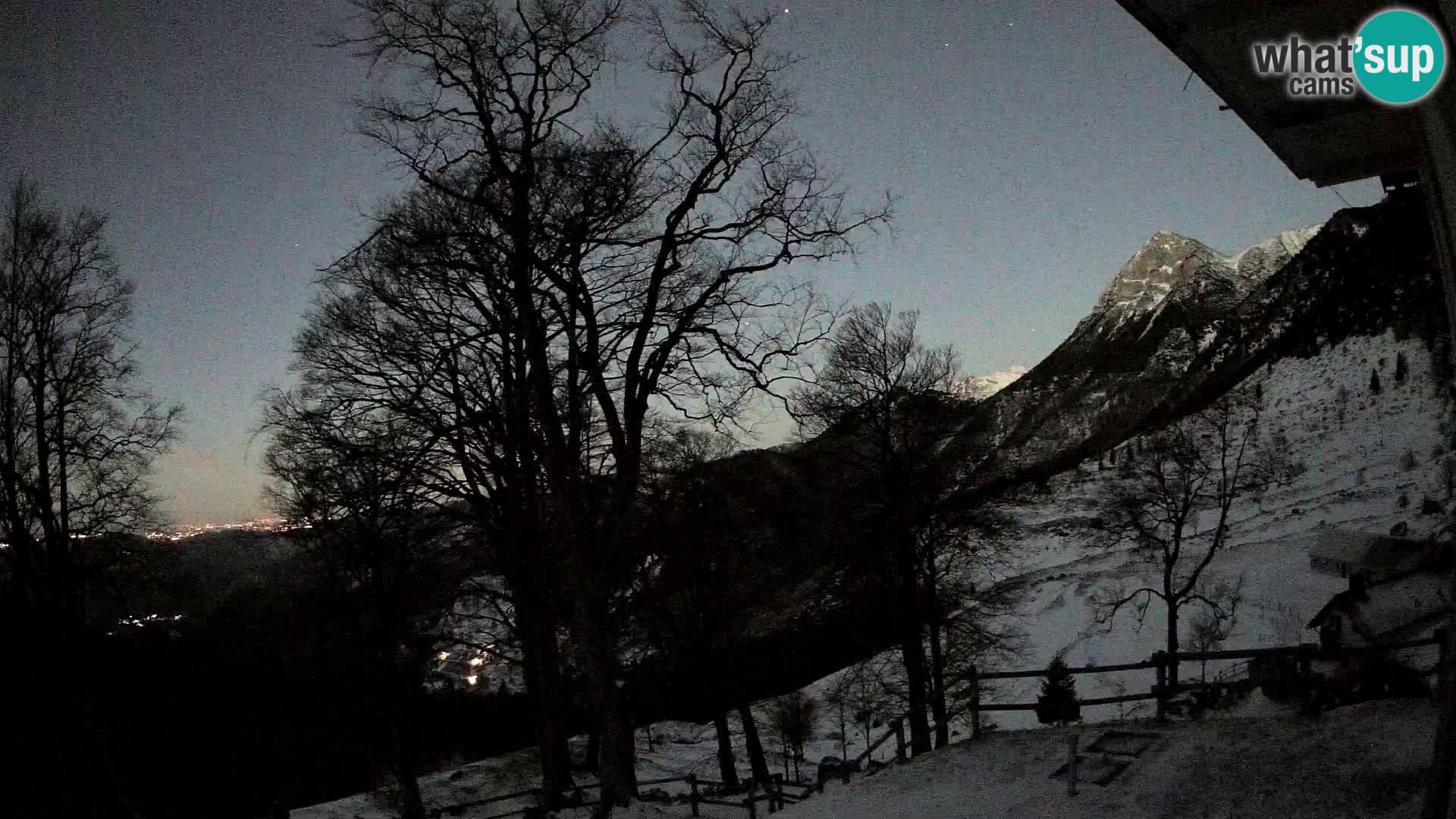 Refuge de la montagne Planina Razor caméra en direct (1315) | vue sur Tolminski Migovec