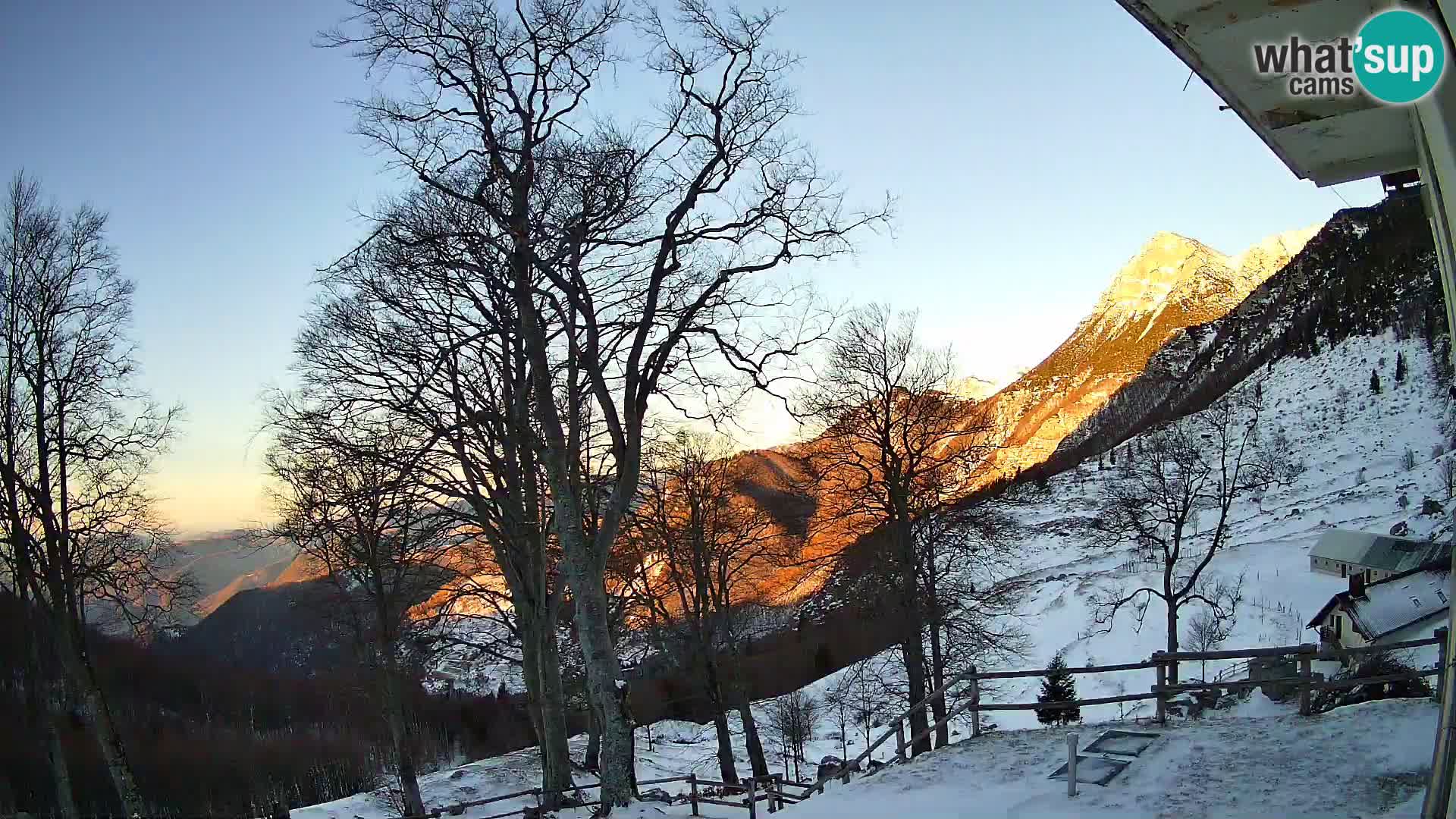 Refuge de la montagne Planina Razor caméra en direct (1315) | vue sur Tolminski Migovec