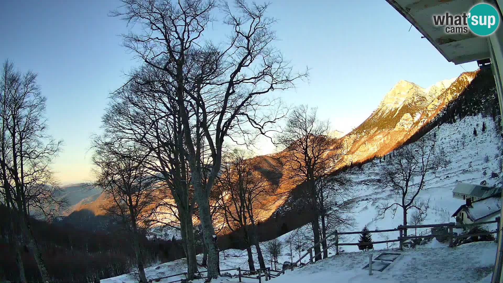 Refuge de la montagne Planina Razor caméra en direct (1315) | vue sur Tolminski Migovec