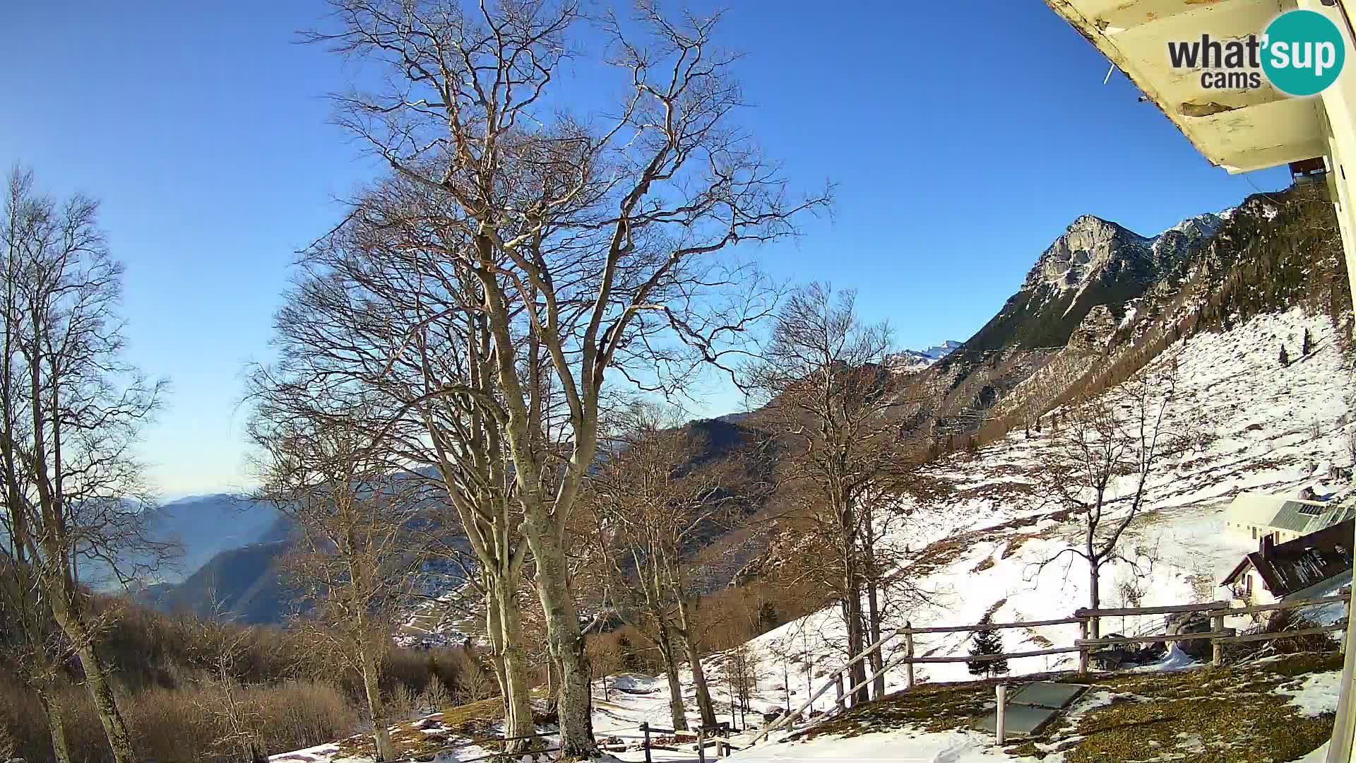 Refuge de la montagne Planina Razor caméra en direct (1315) | vue sur Tolminski Migovec