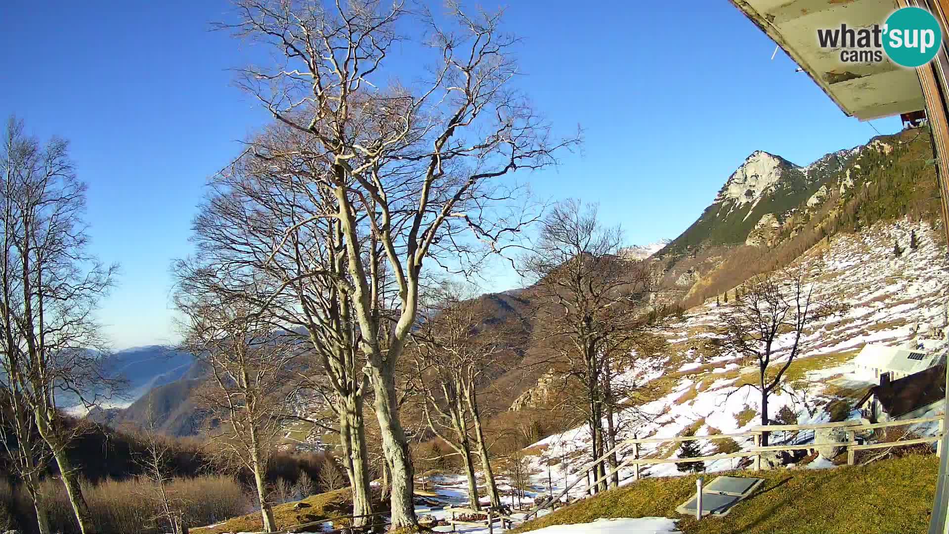 Refuge de la montagne Planina Razor caméra en direct (1315) | vue sur Tolminski Migovec