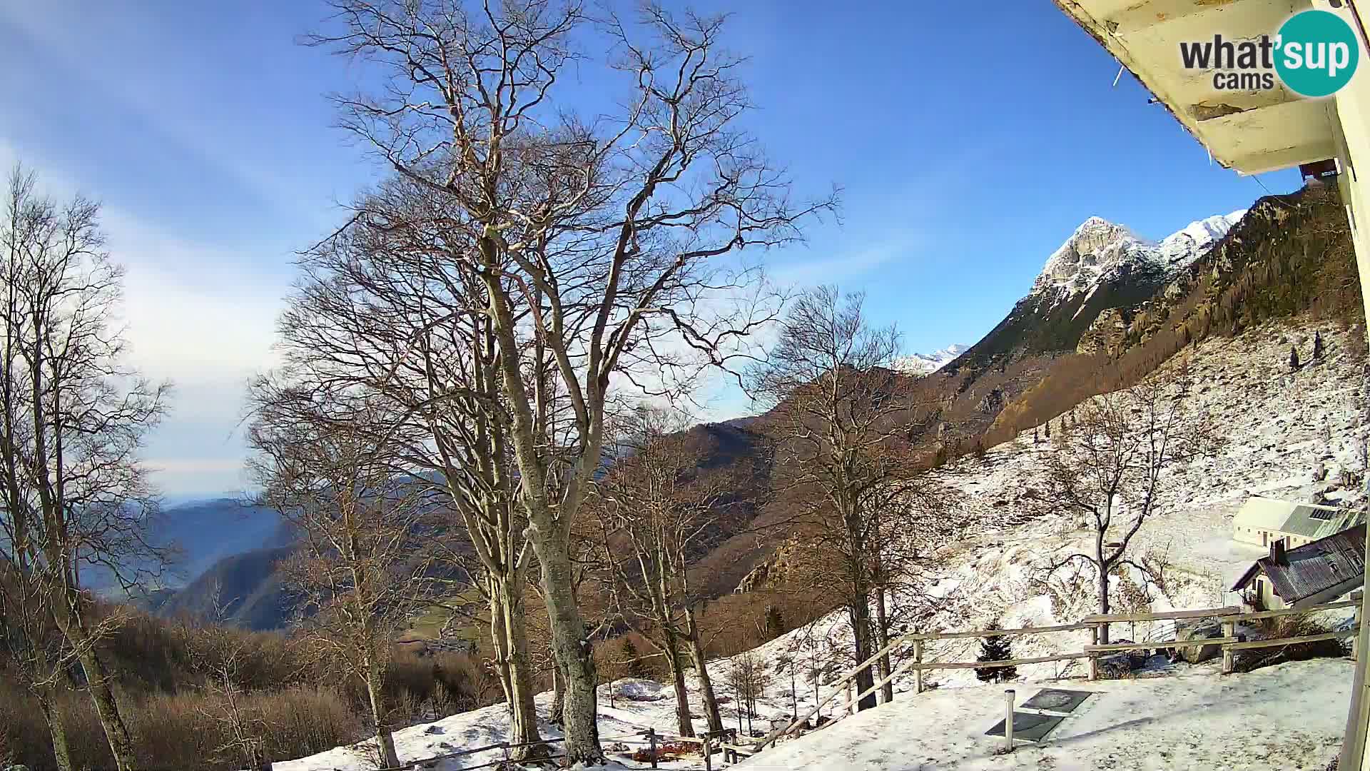 Planina Razor Bergütte Webcam (1315) | Blick auf Tolminski Migovec