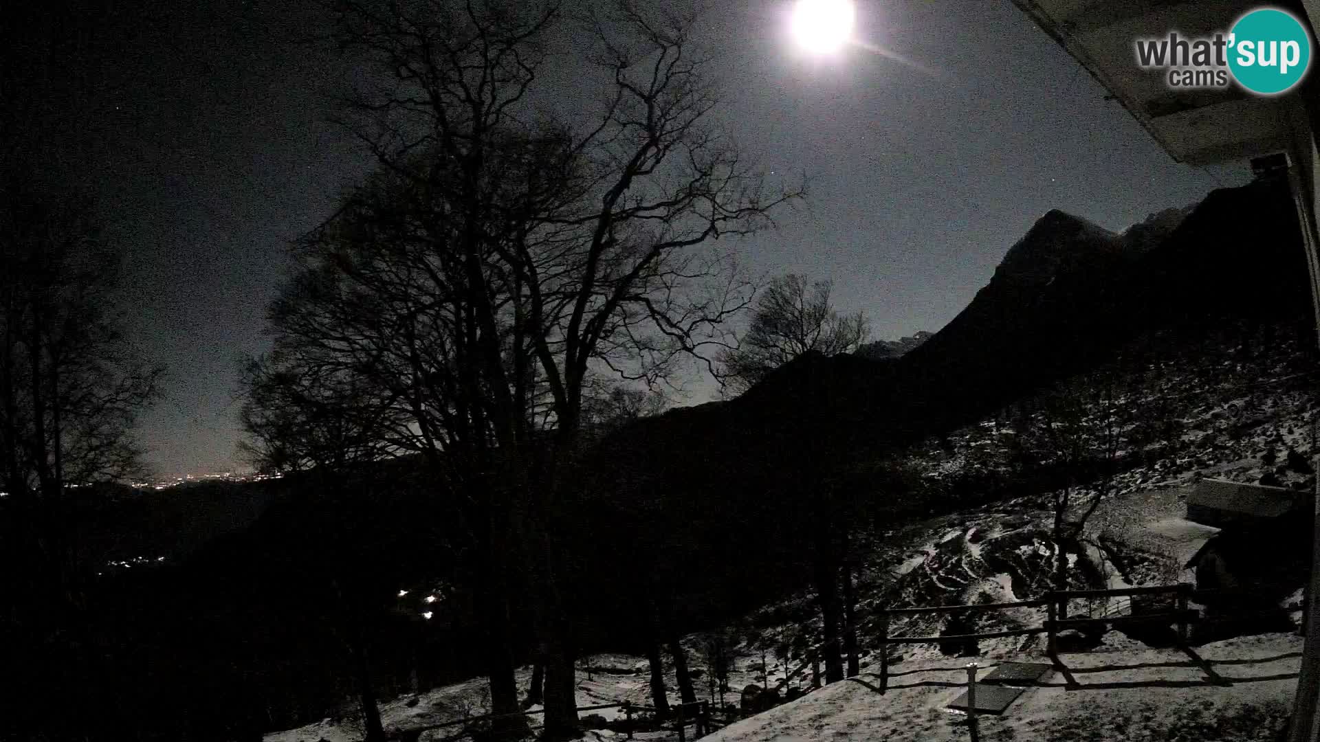 Refuge de la montagne Planina Razor caméra en direct (1315) | vue sur Tolminski Migovec