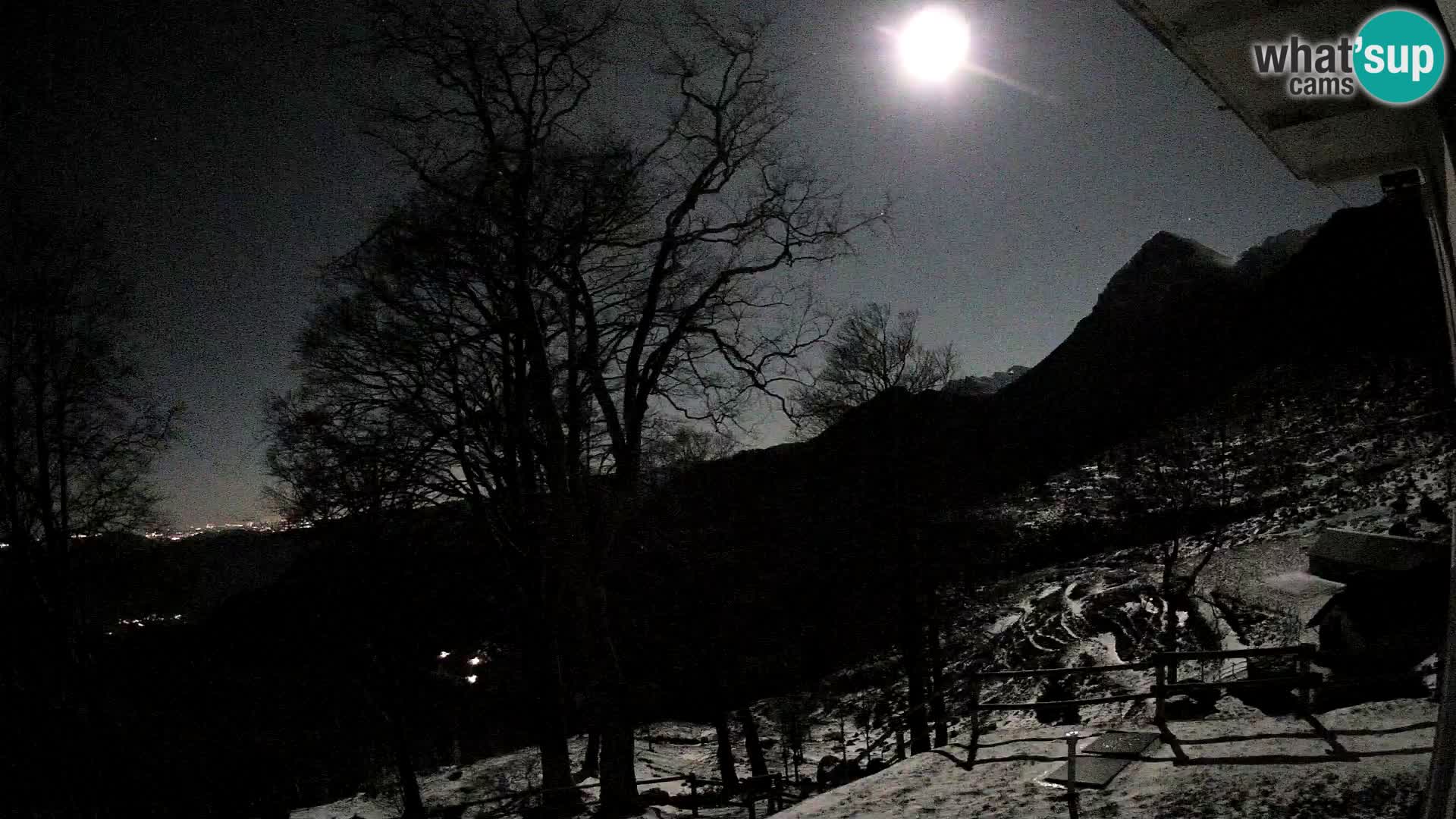 Refuge de la montagne Planina Razor caméra en direct (1315) | vue sur Tolminski Migovec