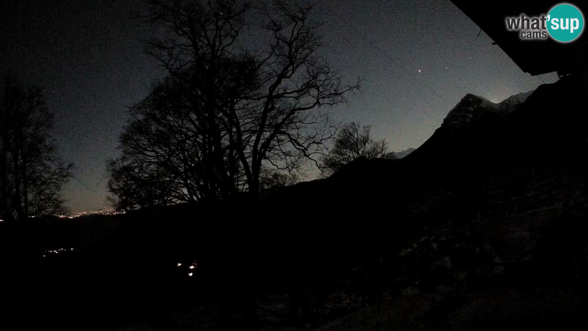 Planina Razor Bergütte Webcam (1315) | Blick auf Tolminski Migovec