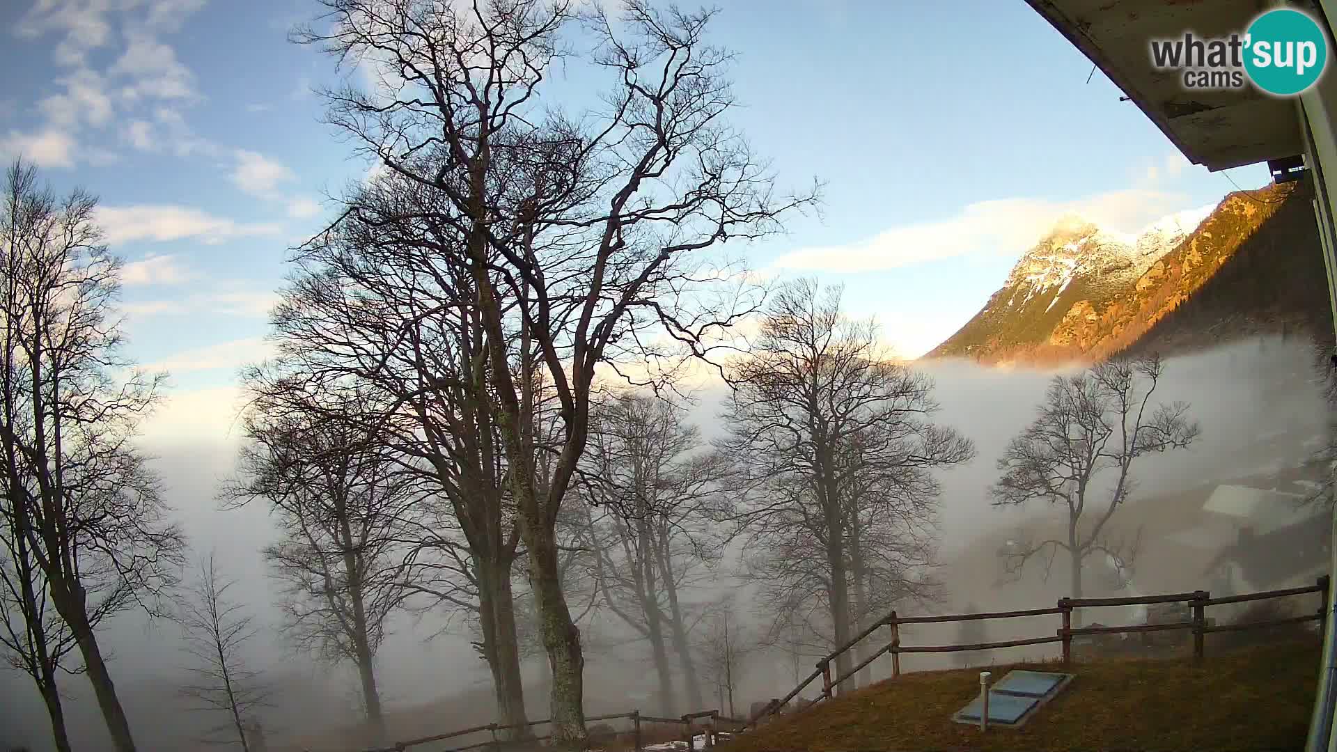 Planina Razor Bergütte Webcam (1315) | Blick auf Tolminski Migovec