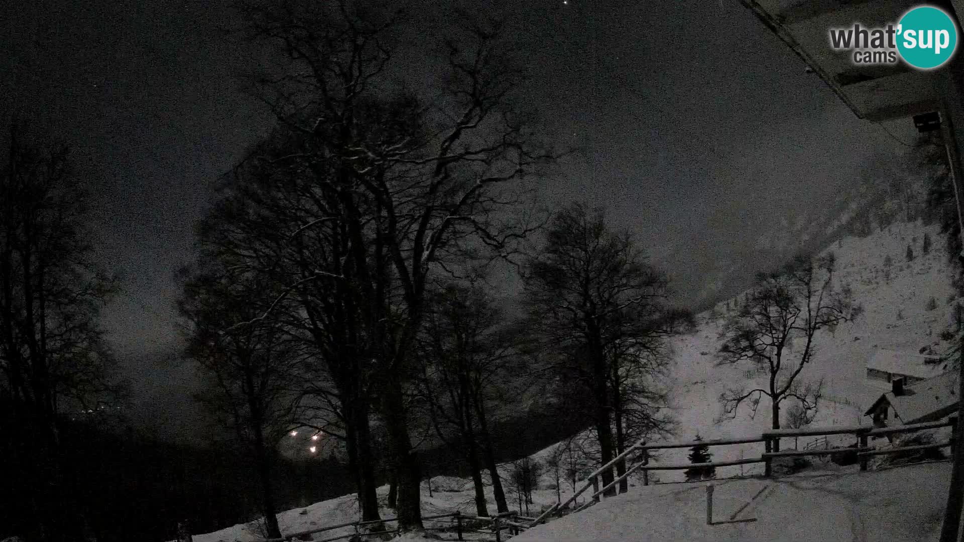 Refuge de la montagne Planina Razor caméra en direct (1315) | vue sur Tolminski Migovec