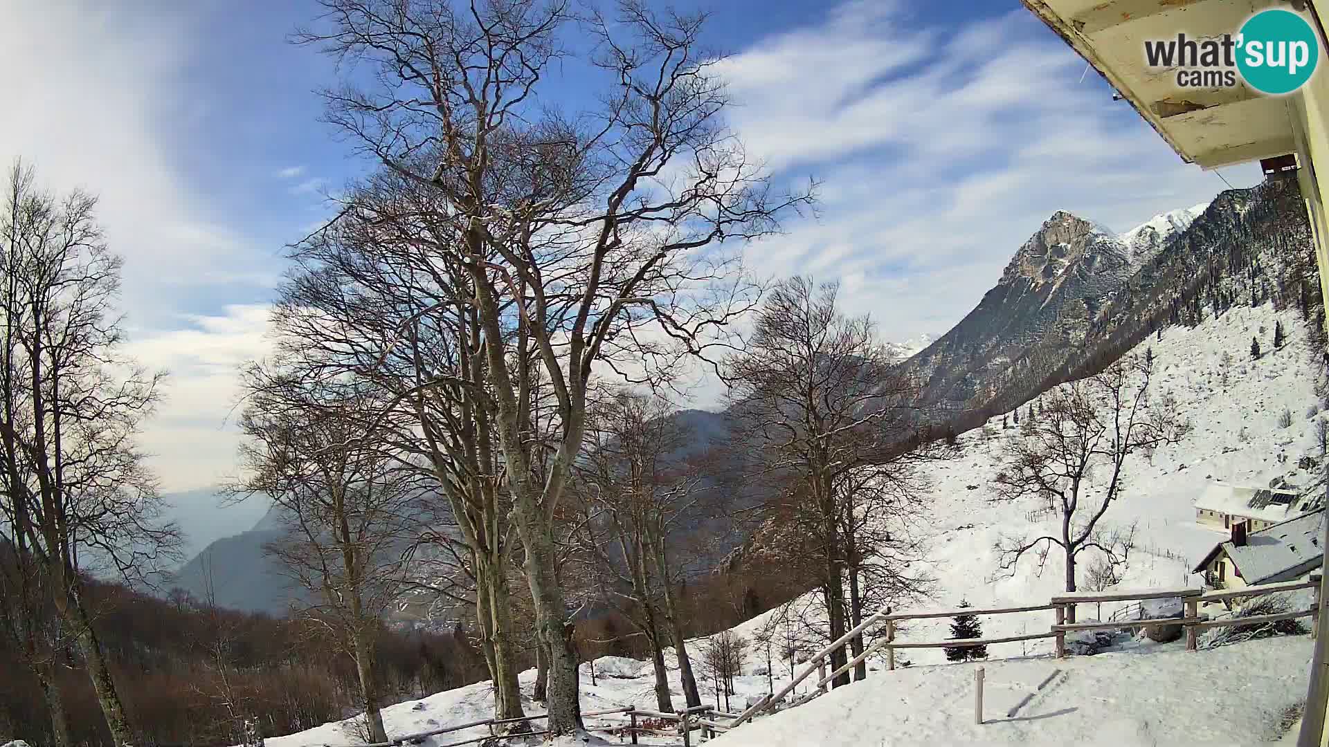 Baita di montagna Planina Razor webcam (1315) | vista su Tolminski Migovec