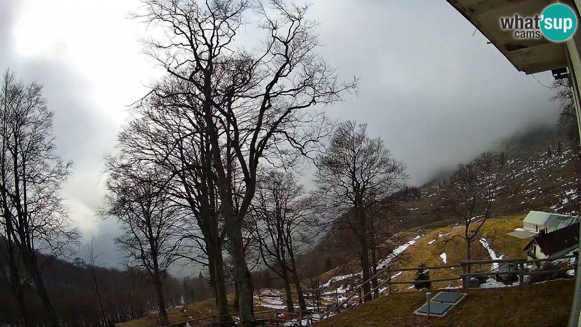 Refuge de la montagne Planina Razor caméra en direct (1315) | vue sur Tolminski Migovec