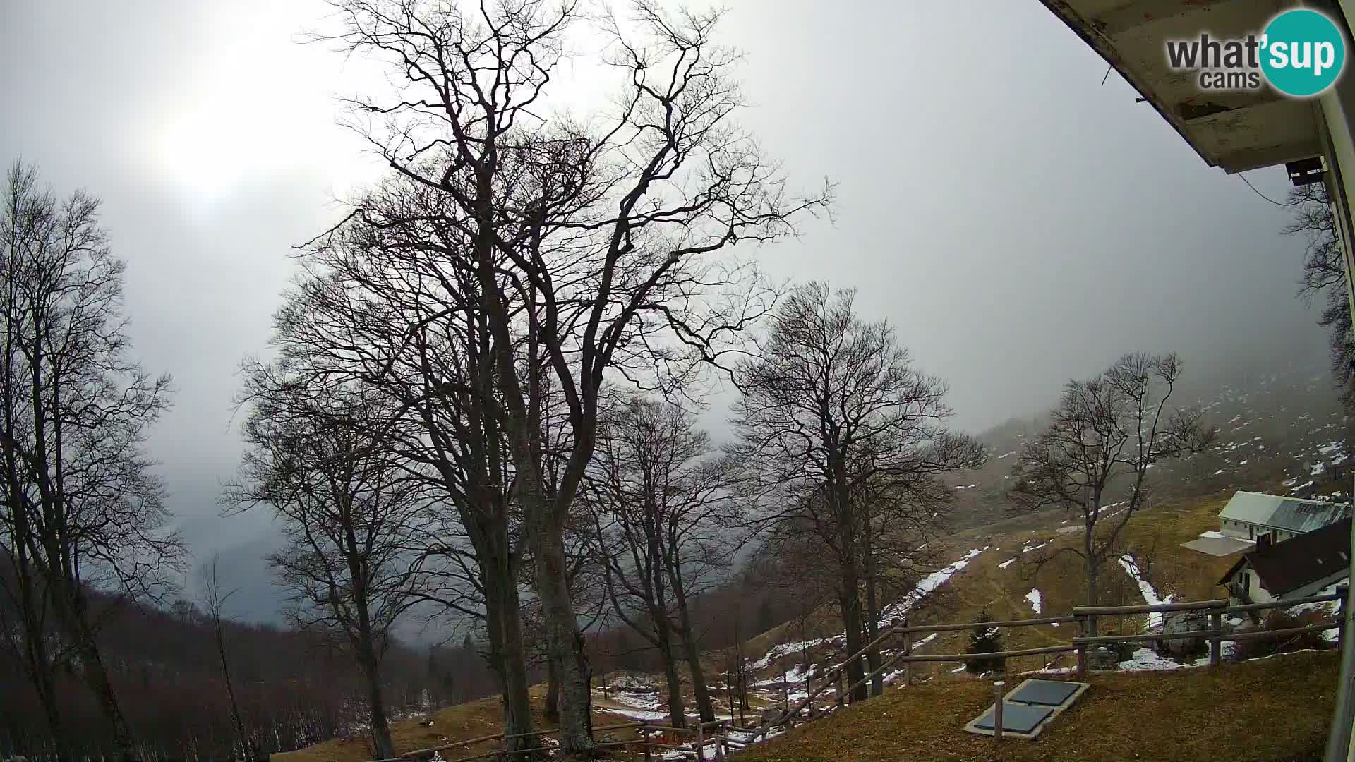 Refuge de la montagne Planina Razor caméra en direct (1315) | vue sur Tolminski Migovec